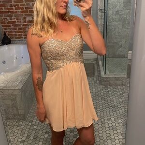 Decode 1.8 strapless short formal dress blush/nude size 2